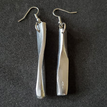 Load image into Gallery viewer, TR Twist Earring