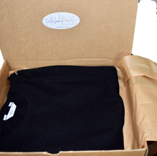 Load image into Gallery viewer, Unisex Cashmere  Crew Neck Sweater in Black