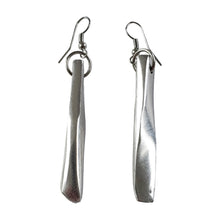 Load image into Gallery viewer, TR Twist Earring