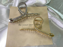 Load image into Gallery viewer, Snakes ladder Hair claw, Gold