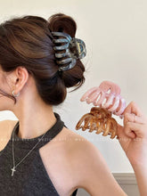 Load image into Gallery viewer, Extra-Strong Durable Hair Claw, Black