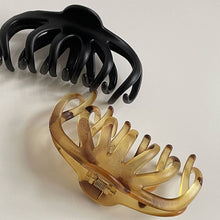 Load image into Gallery viewer, Large Hair Claw, Black