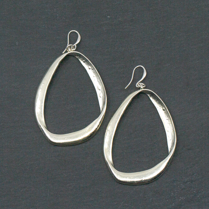 SB Single Twisted Oval Earrings, Silver Plate