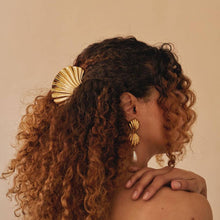 Load image into Gallery viewer, Large Shell-Shaped Metal Hair Claw Clips,- 9.5cm, Gold