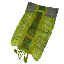 Load image into Gallery viewer, Green Felt and Sari Scarf