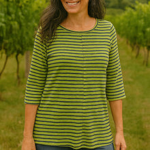 Load image into Gallery viewer, Wren Front Seam Top