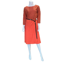 Load image into Gallery viewer, Sandy Seamed Skirt: Tabasco