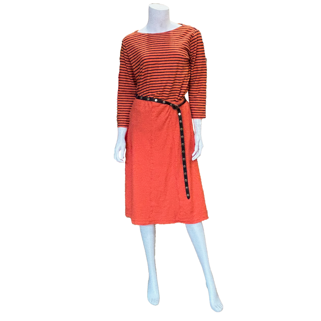 Sandy Seamed Skirt: Tabasco
