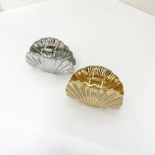 Load image into Gallery viewer, Large Shell-Shaped Metal Hair Claw Clips,- 9.5cm, Gold