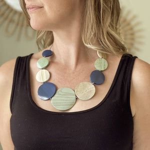 SB Graduated Wooden Disc Necklace: Gold