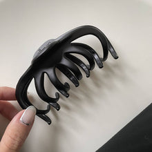 Load image into Gallery viewer, Large Hair Claw, Black