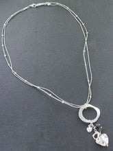 Load image into Gallery viewer, Beaten Ring Necklace With Heart Charms In Silver Plate