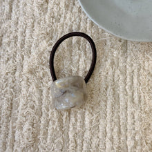 Load image into Gallery viewer, Minimalist Resin Hair Tie – Everyday Chic: 1