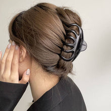 Load image into Gallery viewer, Large Hair Claw, Black