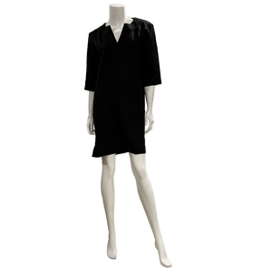 V neck, 3/4 sleeve Black linen dress with pockets
