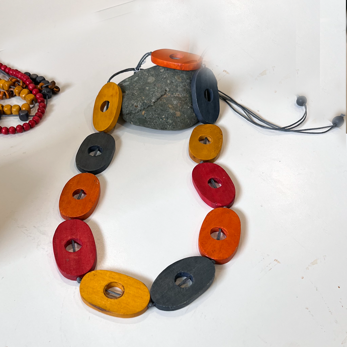 Multi Coul Oval Necklace